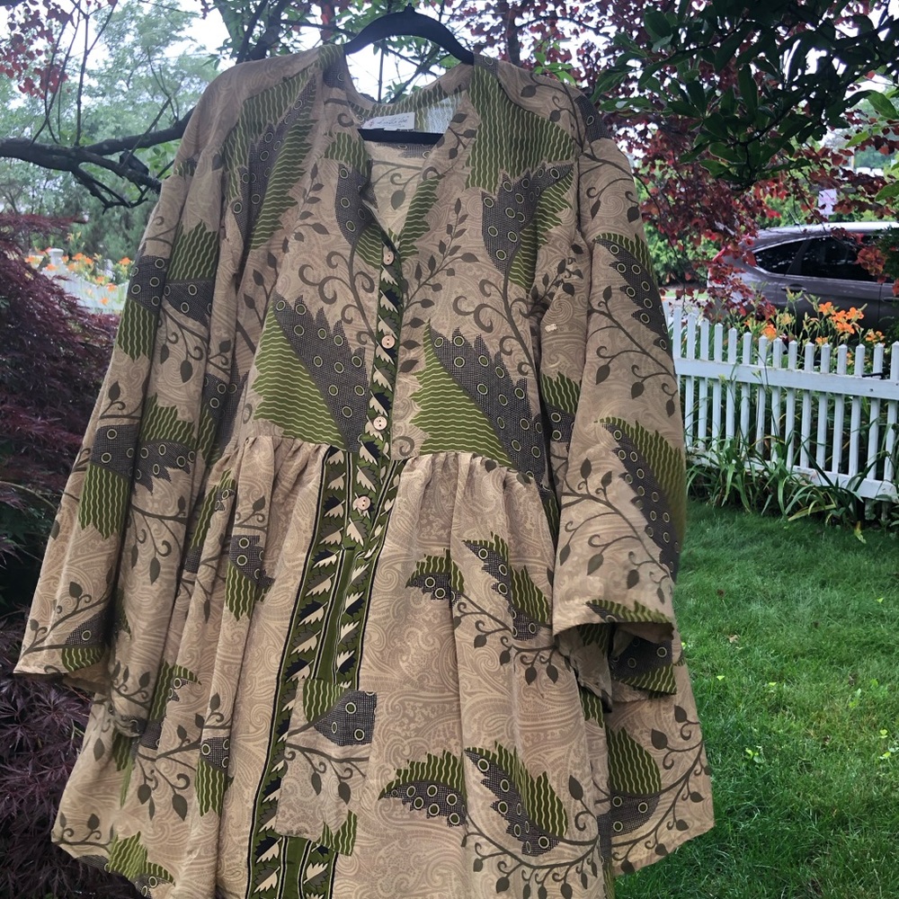 KB Phoenix dress glorious piece~ free size. exaggerated bell sleeves, beautiful